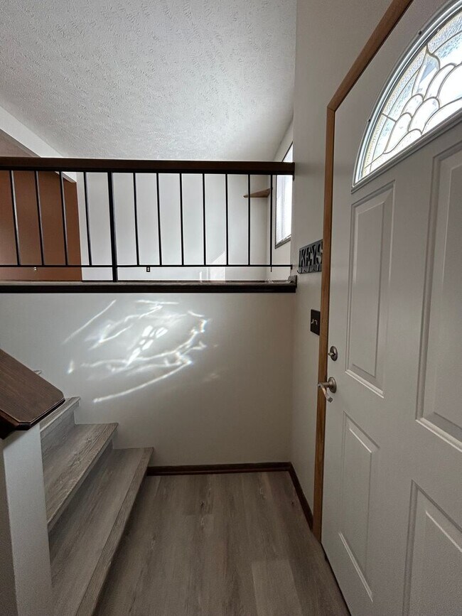 Building Photo - Spacious 3-Bedroom, 1-Bath Home with Garage & Basement in La Vista