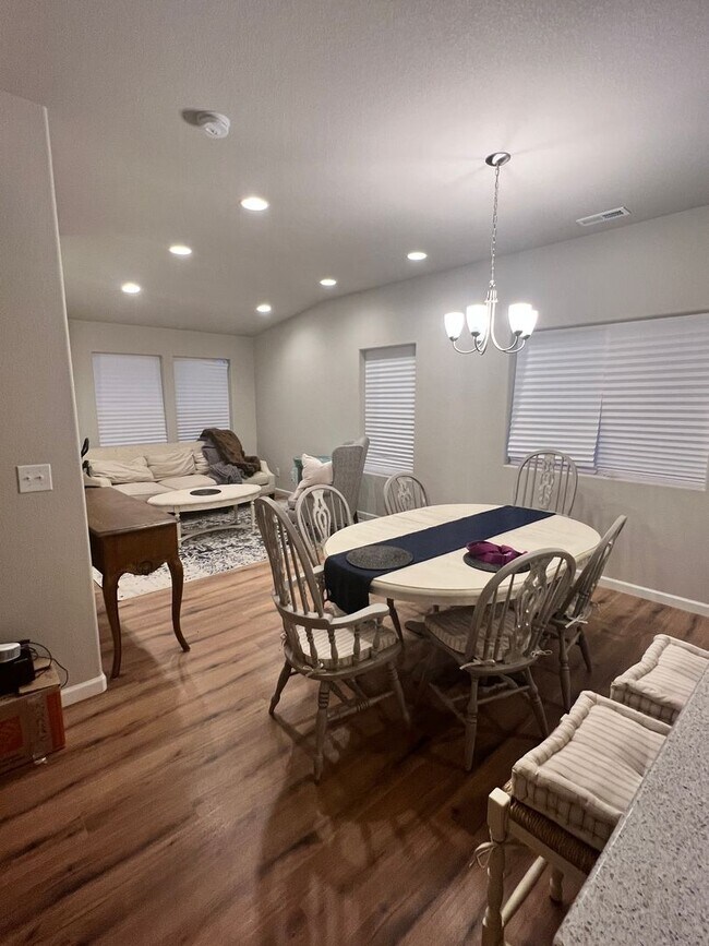 Building Photo - $1995 | 2BR/2.5BA | Lovely New Townhome in...