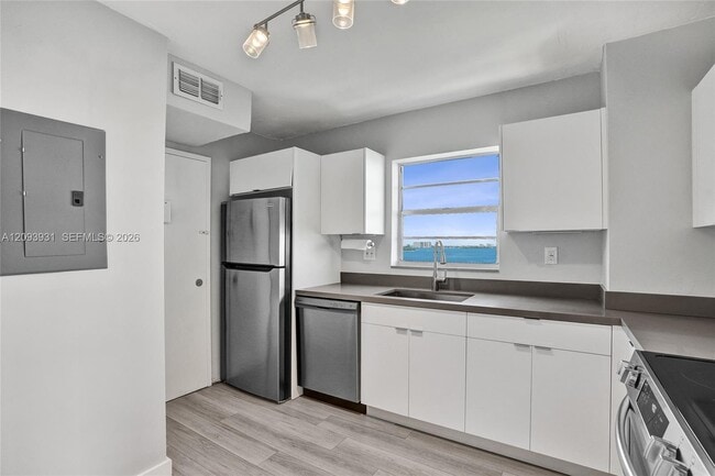 Building Photo - 1865 79th Street Causeway