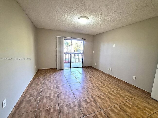 Building Photo - 8811 SW 132nd Pl