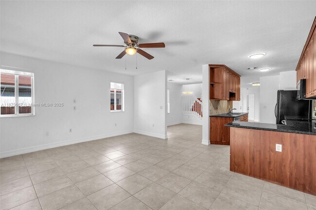 Building Photo - 2621 SW 18th St