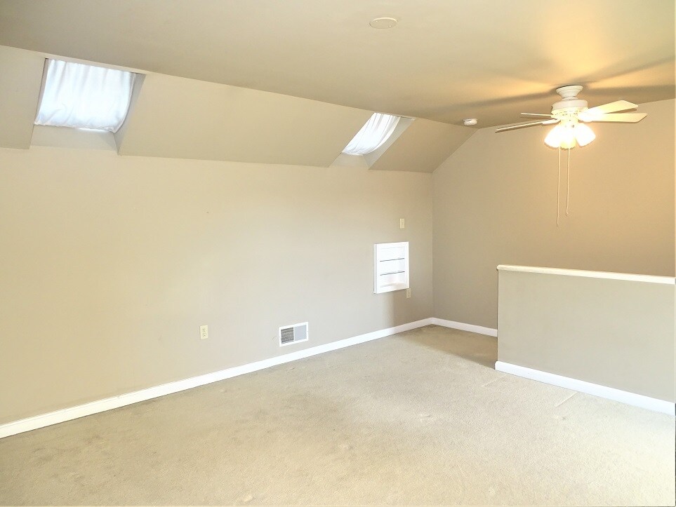Building Photo - 153 Melrose Ln