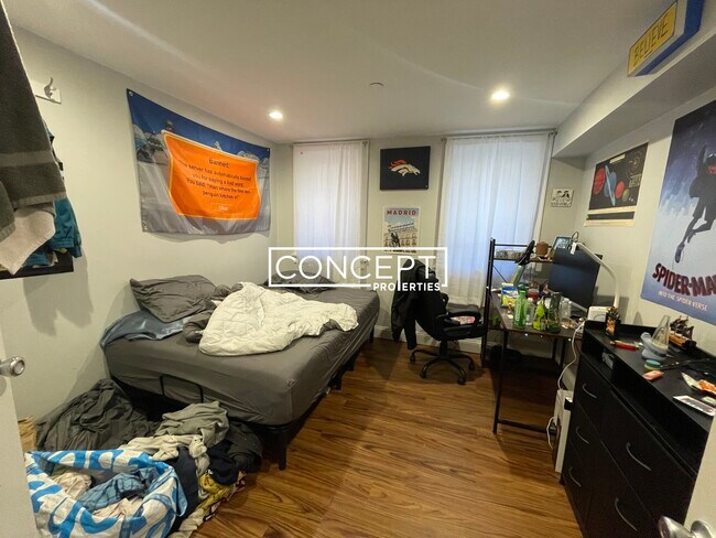 Building Photo - 996 Tremont St