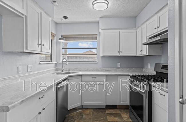 Building Photo - 5116 Canadian Ave
