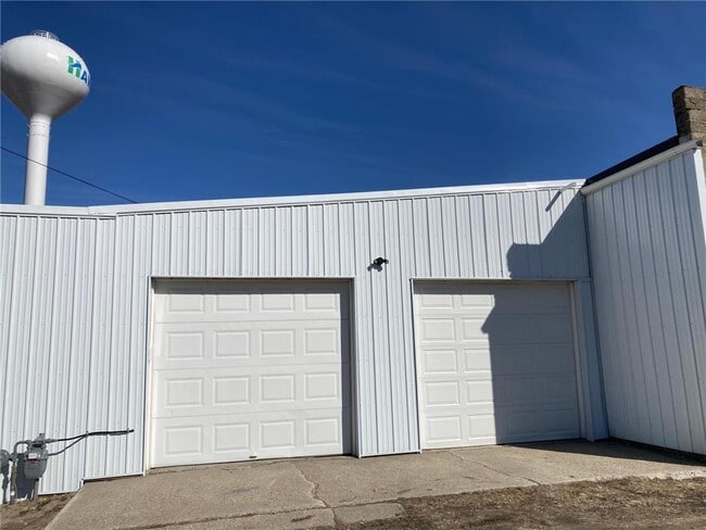 Building Photo - 219 6th St