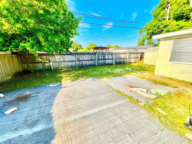 Building Photo - 4750 Gaslight Ave