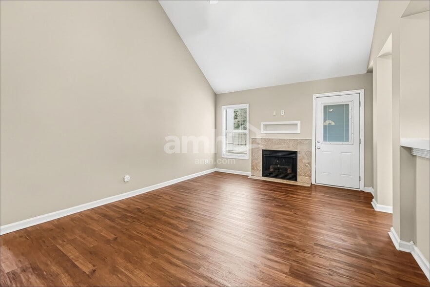 Building Photo - 61 Wintergreen Dr