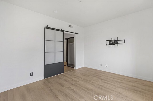 Building Photo - 221 S Oak Knoll Ave