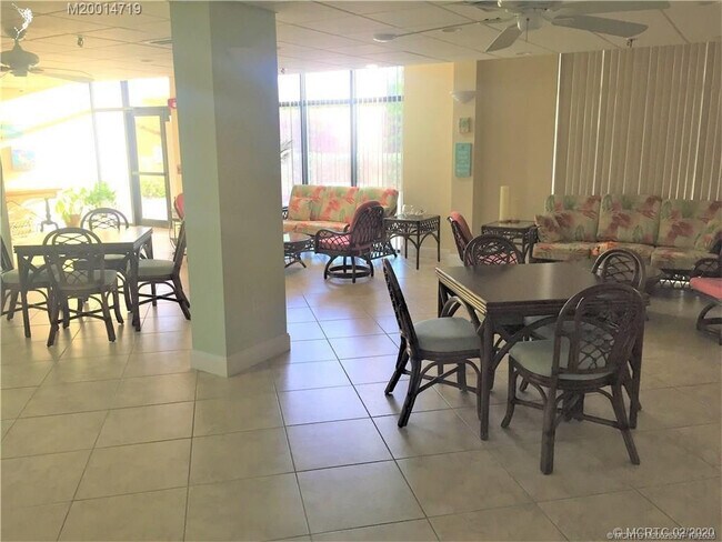 Building Photo - 9900 S Ocean Dr