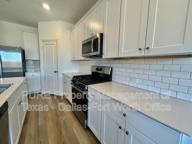 Building Photo - 2113 Donker Dr