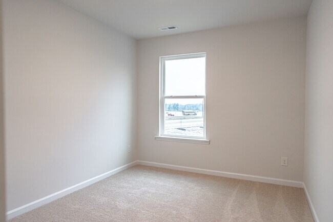 Building Photo - 207 1st St