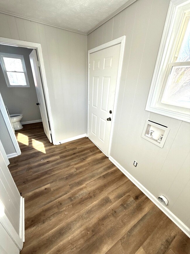 Building Photo - 418 S Washington Ave