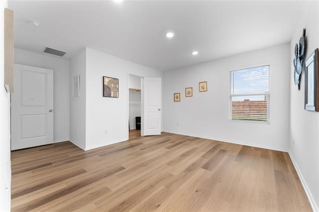 Building Photo - 1604 Helmoken Falls Dr