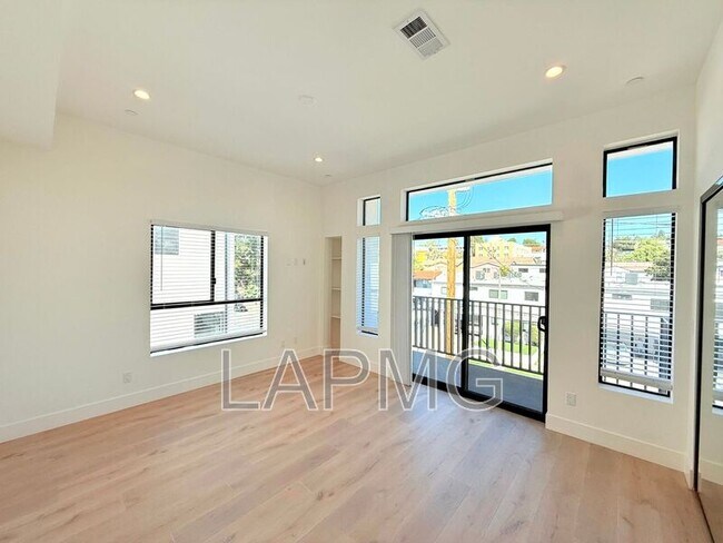 Building Photo - 3414 London St