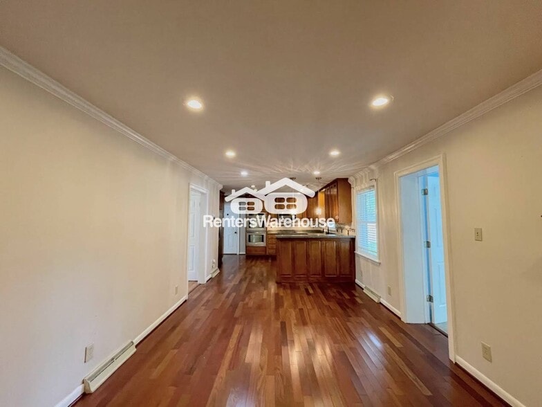 Building Photo - 3305 Camellia Dr