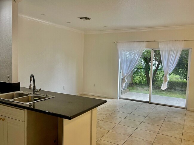 Building Photo - 35 SE 3rd Ave