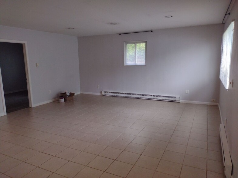 Building Photo - 12395 South Ln