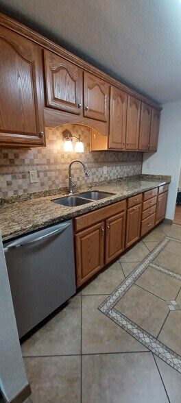 Kitchen - 29640 SW Volley St