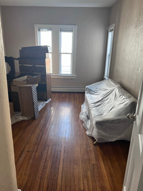 Building Photo - 32 Shute St