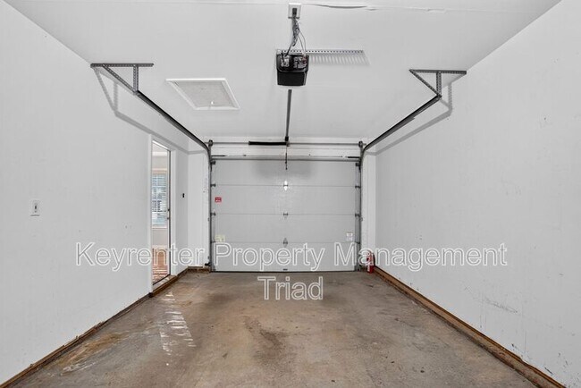Building Photo - 6219 Black Willow Dr