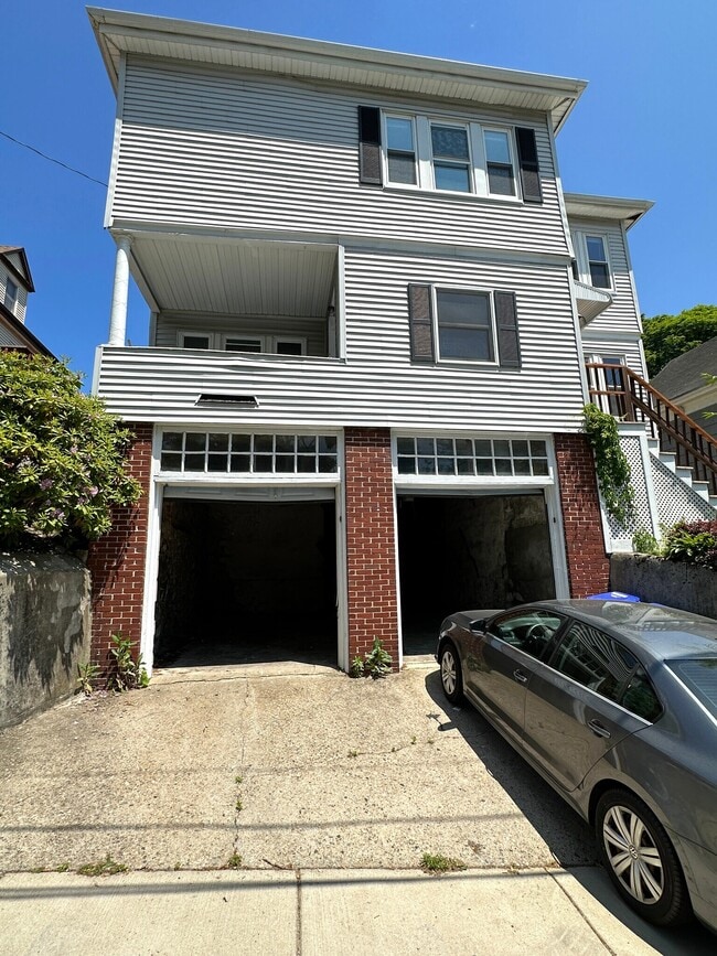Building Photo - 9 Kenilworth St