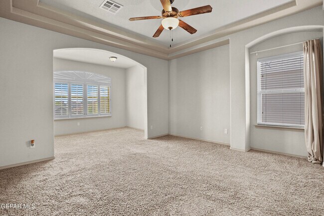 Building Photo - 3143 Hidden Creek Dr
