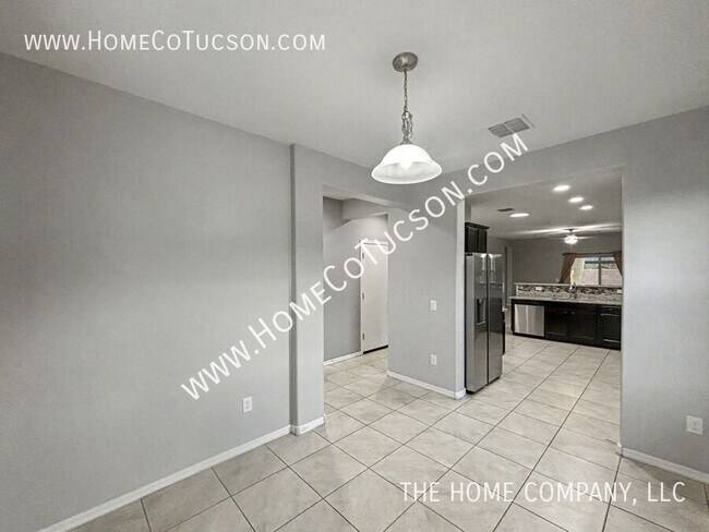 Building Photo - 11675 W Vanderbilt Farms Way