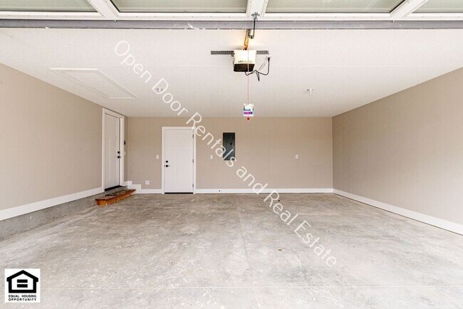 Building Photo - 10545 Old Leo Rd