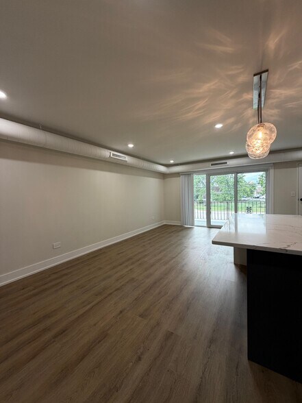 Building Photo - 10217 Dearlove Rd