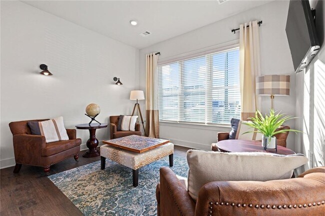 Building Photo - 705 Charles Hardy Pkwy