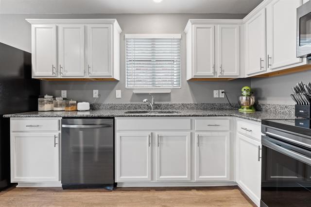 Building Photo - 9937 Amosite Dr