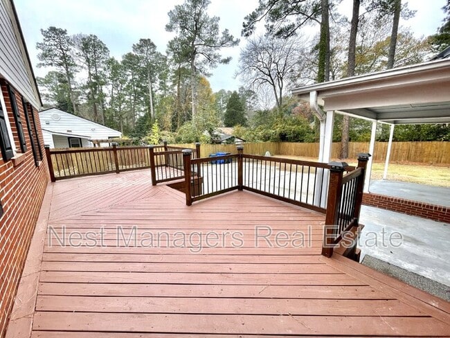 Building Photo - 1430 Pine Valley Loop