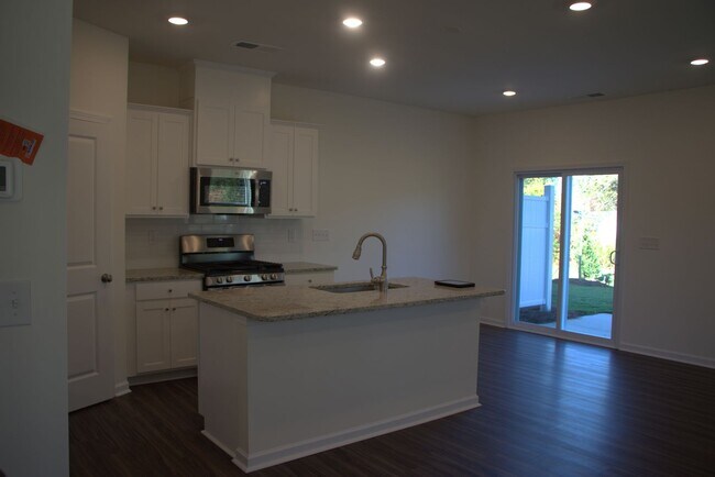 Building Photo - 2857_YEAGER DR NW