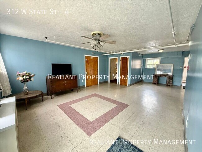 Building Photo - 312 W State St