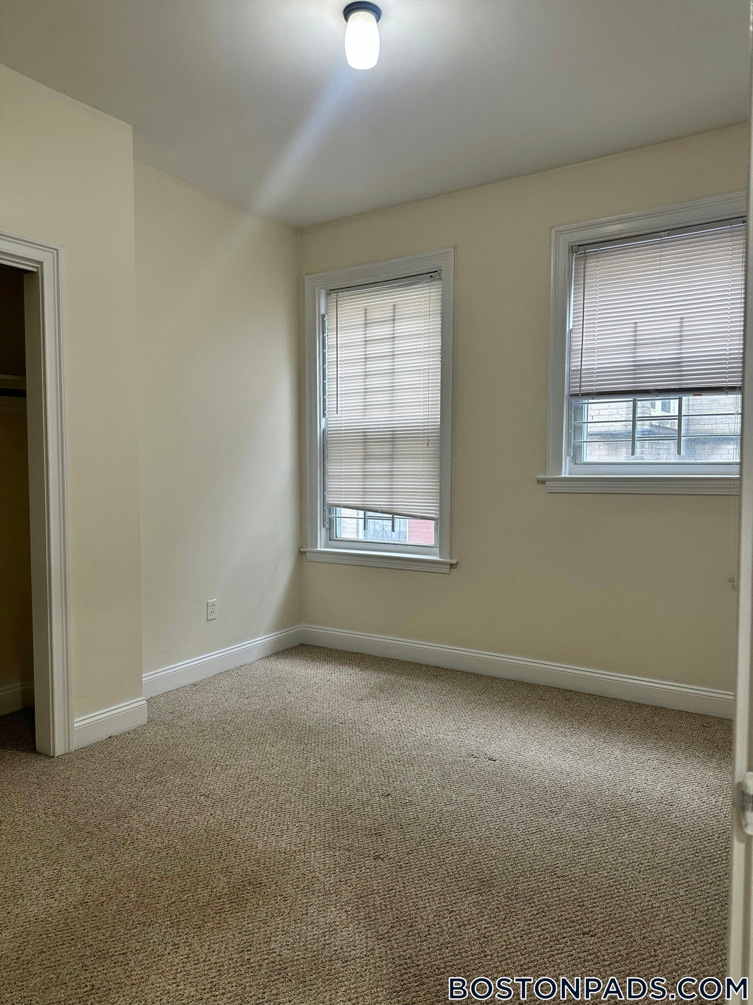 Building Photo - 53 Ashford St