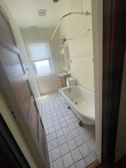 Building Photo - 705 Rubel Ave