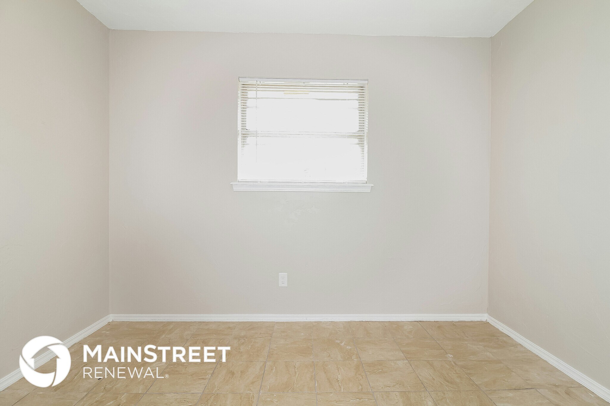 Building Photo - 813 Hampton Rd