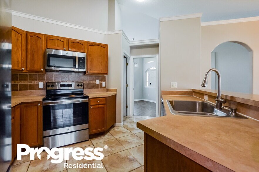 Building Photo - 2609 Athens Dr
