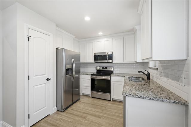 Building Photo - 230 E Johnson St