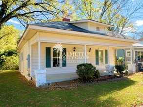 Building Photo - 823 Silver Ave
