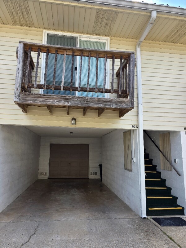 Building Photo - 4780 Pontchartrain Dr