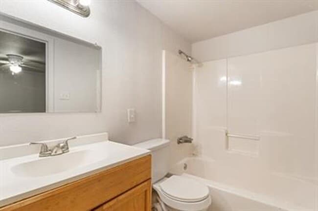 Building Photo - 720 Pritchett Ln