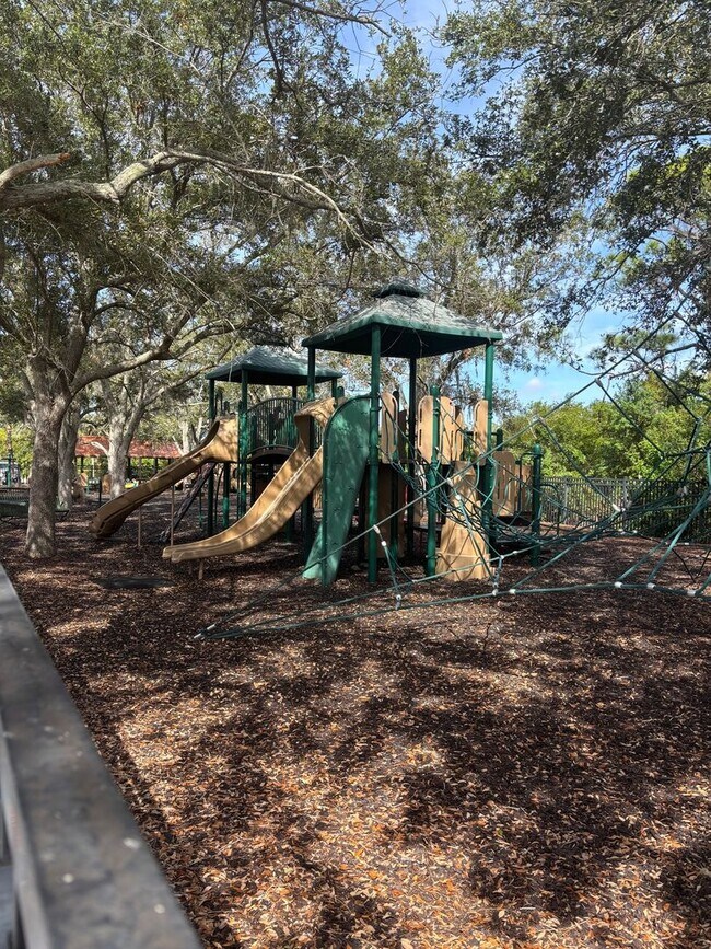 Building Photo - 1967 Cormorant Ct