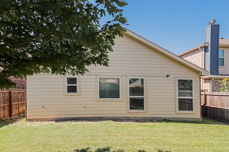 Building Photo - 8905 Tenderfoot Ln