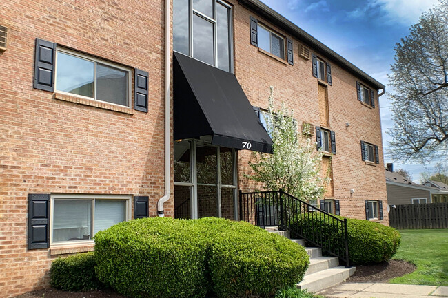 Primary Photo - Crown Station Apartments