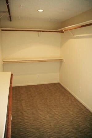 Building Photo - 220 Shoreview Dr