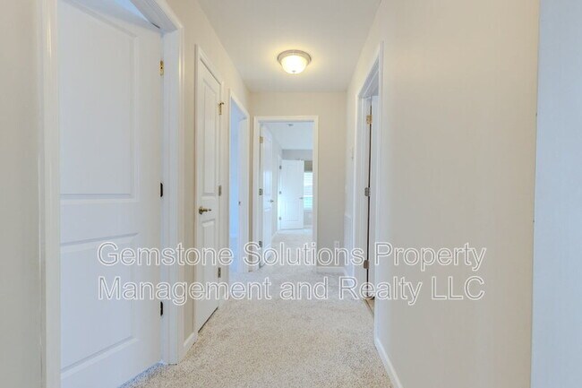 Building Photo - 2704 Orleans Dr