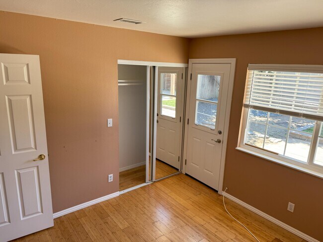 Building Photo - 14461 Chateau Ln