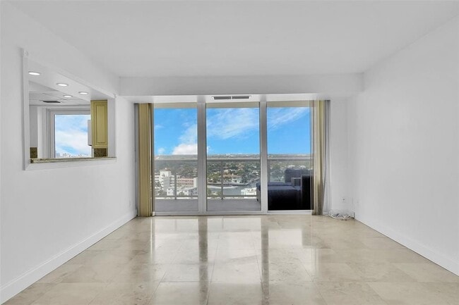 Building Photo - 2841 N Ocean Blvd