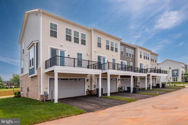 Building Photo - 14534 Alsace Ln